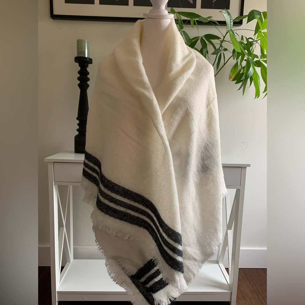 Zara Cream and Black Shawl